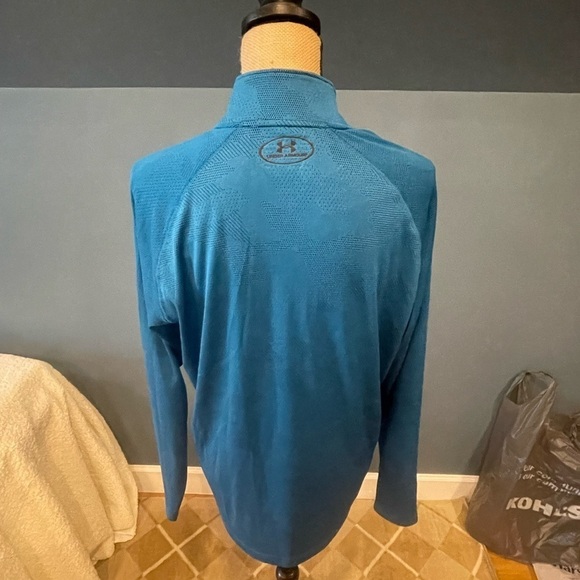 Under Armour pull over - Picture 2 of 5